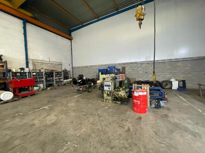 Local d'activités dans Marines à vendre - Photo intérieure - Image 2 de 8