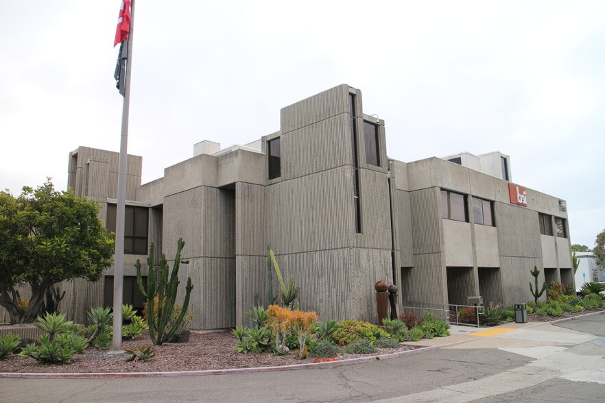 17550 Gillette Ave, Irvine, CA for sale - Building Photo - Image 3 of 46