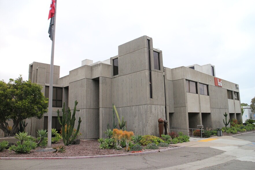 17550 Gillette Ave, Irvine, CA à vendre - Photo du bâtiment - Image 3 de 46