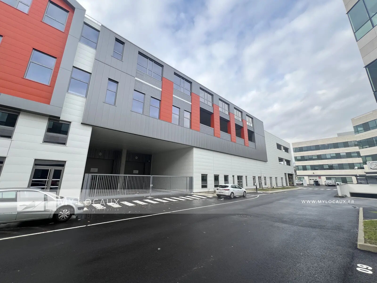 Flex dans Nanterre à louer Photo du bâtiment- Image 1 de 7