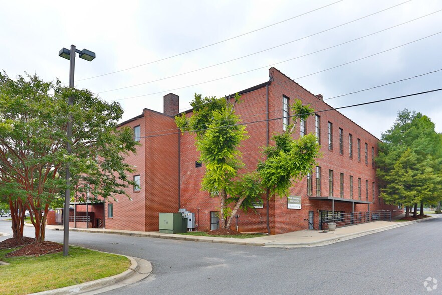 222 N Lafayette St, Shelby, NC à louer - Photo du bâtiment - Image 2 de 6
