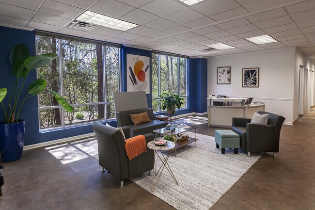 Plus de détails pour 675 Mansell Rd, Roswell, GA - Coworking à louer