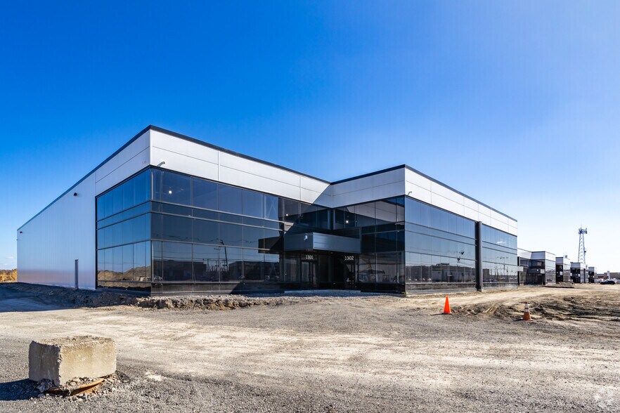 1300-1334 Av De La Gare, Mascouche, QC for lease - Building Photo - Image 2 of 16