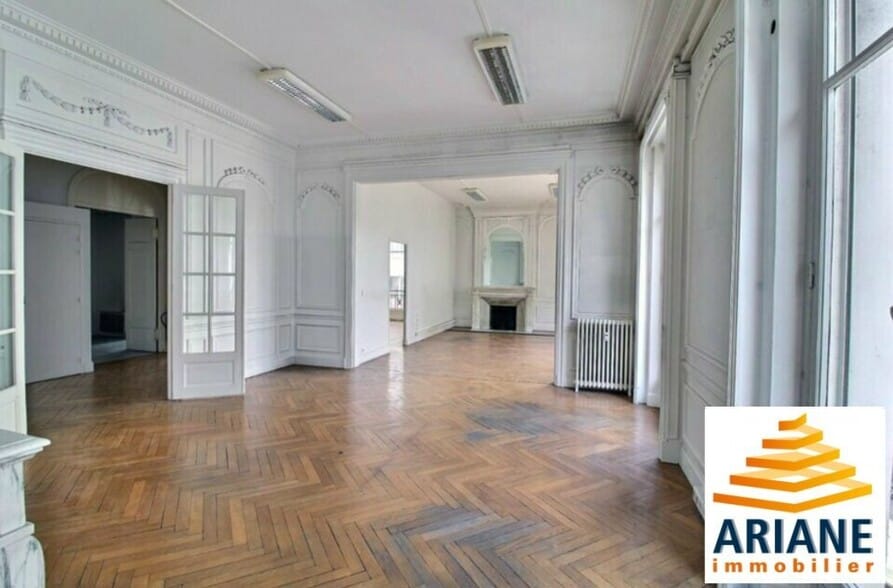 42 Rue Galilée, Paris for lease - Interior Photo - Image 3 of 3