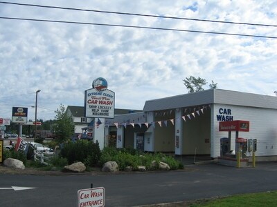 329 Daniel Webster Hwy, Meredith, NH à vendre - Photo du bâtiment - Image 2 de 19