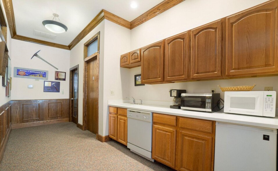 308 E Simpson St, Lafayette, CO à vendre - Photo du bâtiment - Image 2 de 12