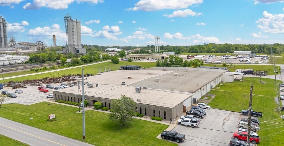 5100 S Meridian Rd, Mitchell, IN à vendre - Photo du bâtiment - Image 3 de 3