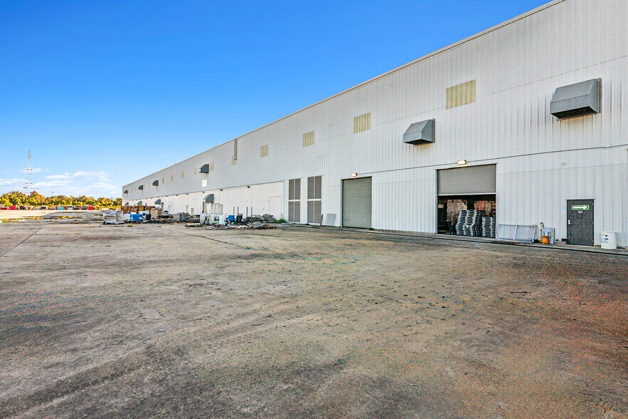 3501 Jourdan Rd, New Orleans, LA à louer - Photo du bâtiment - Image 3 de 32