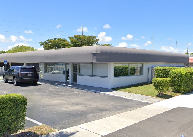 383-427 NE 2nd Ave, Hallandale, FL à louer - Photo du bâtiment - Image 1 de 4