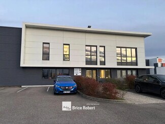 Plus de détails pour 61 Rue Mathieu Dussurgey, Saint-Fons - Bureau, Local d'activités à louer