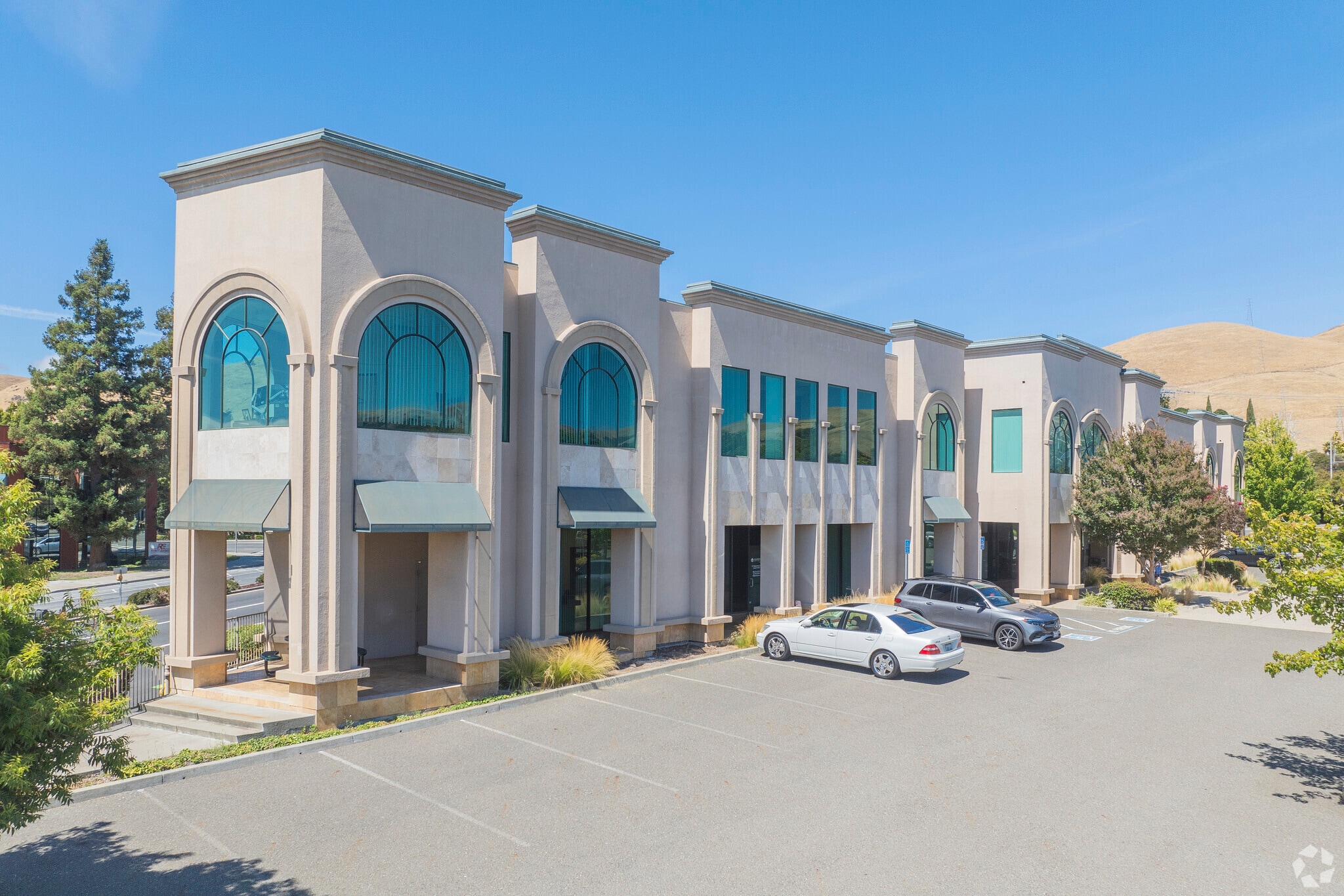 41111 Mission Blvd, Fremont, CA for lease Primary Photo- Image 1 of 37