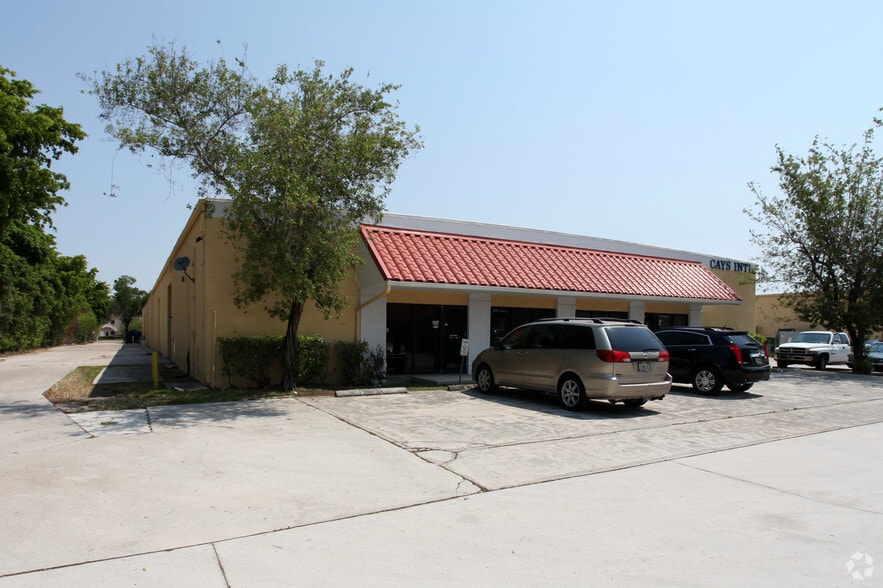 2075 N Powerline Rd, Pompano Beach, FL for lease - Building Photo - Image 3 of 18