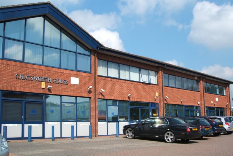 Raynesway, Derby à louer - Photo du bâtiment - Image 1 de 10