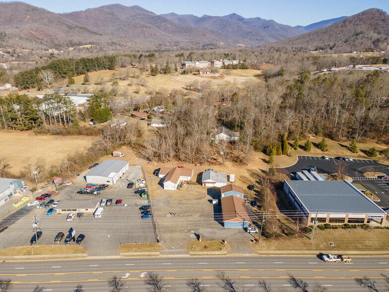 2968 US Highway 70, Black Mountain, NC à vendre - Photo du bâtiment - Image 3 de 22