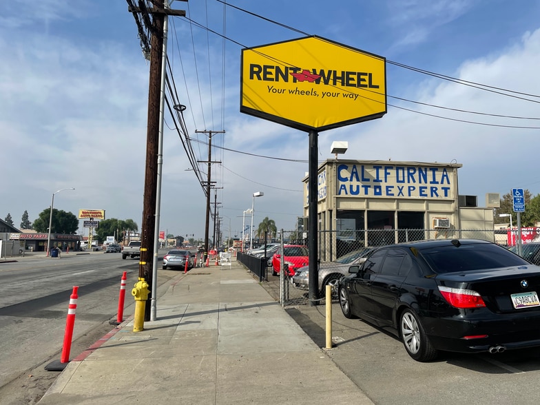 960 W Holt Blvd, Ontario, CA for lease - Building Photo - Image 2 of 24