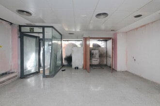 Retail in Barcelona, Barcelona for lease Interior Photo- Image 2 of 19