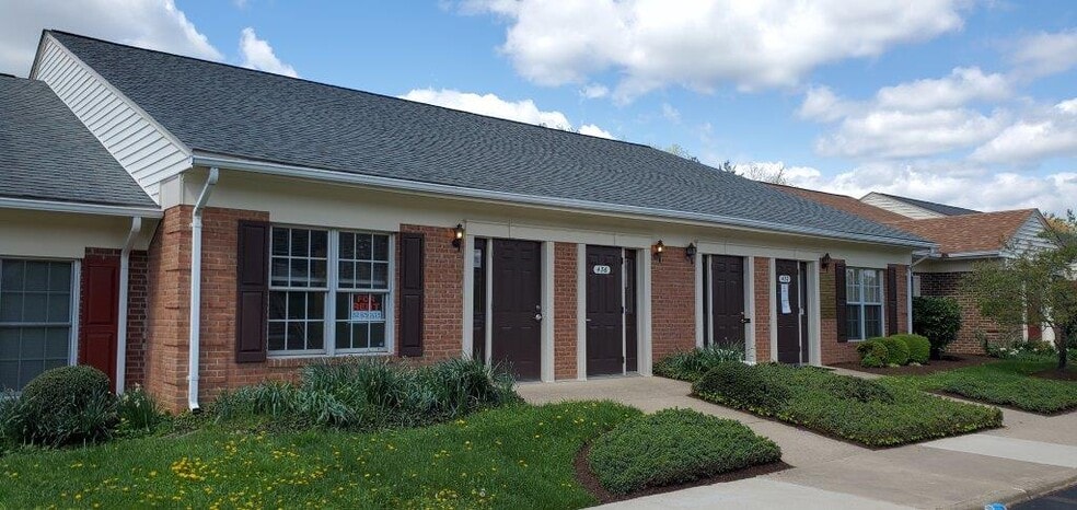400-440 Hospital Dr, Warrenton, VA for sale - Building Photo - Image 1 of 8