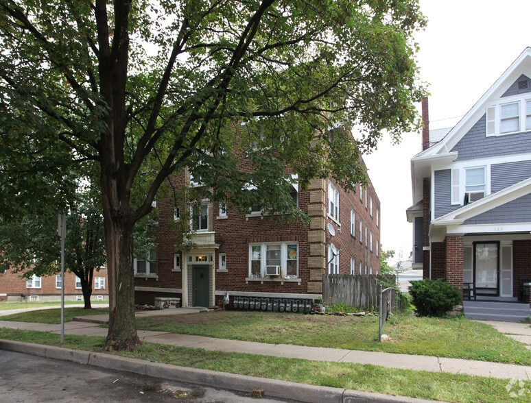 131 N Lawn Ave, Kansas City, MO for sale - Primary Photo - Image 1 of 24