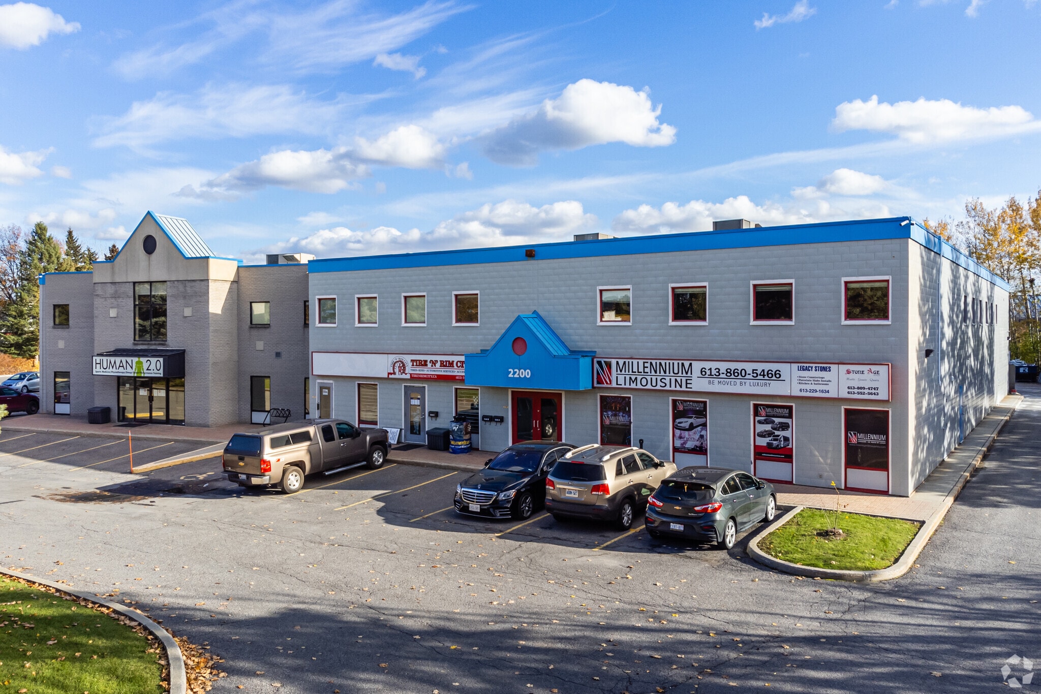 2200 Thurston Dr, Ottawa, ON à vendre Photo principale- Image 1 de 1