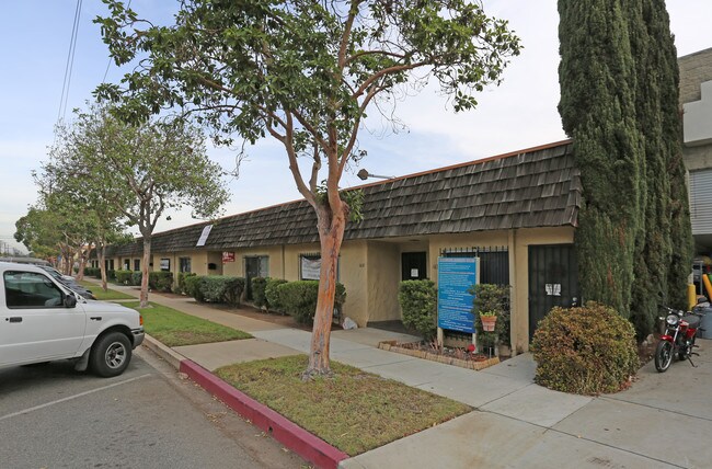 Plus de détails pour 1601-1635 Hoover Ave, National City, CA - Bureau/Commerce de détail à louer