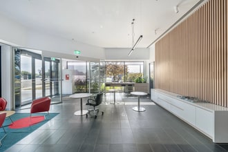 1 South Dr, Bentleigh East for lease Interior Photo- Image 1 of 10