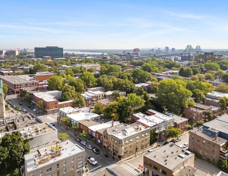 1376-1382 Ontario Rue E, Montréal, QC à louer - Photo du bâtiment - Image 2 de 6