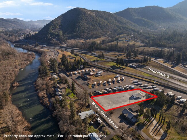 Plus de détails pour 175 Rogue River Hwy, Gold Hill, OR - Bureau à vendre