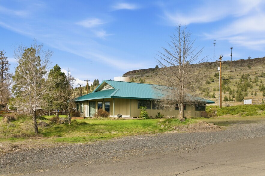 615 Timber Ln, Maupin, OR à vendre - Photo du bâtiment - Image 3 de 25