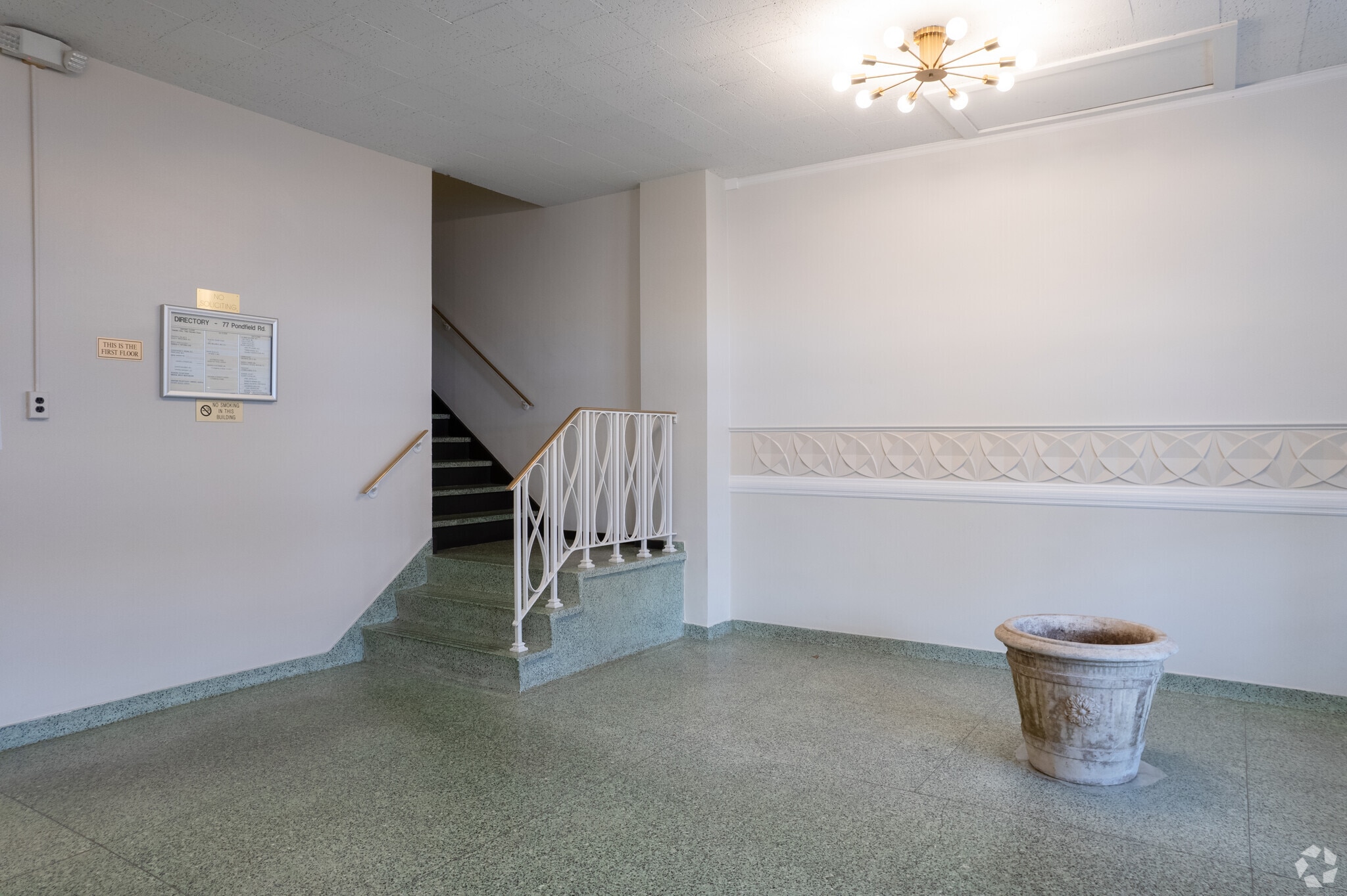 69 Pondfield Rd, Bronxville, NY for lease Lobby- Image 1 of 13