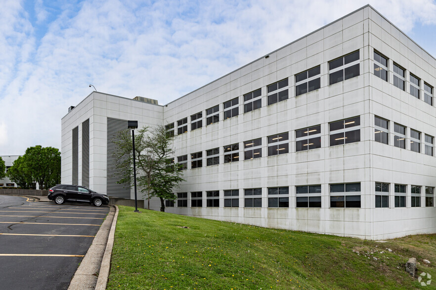 100 Centerview Dr, Nashville, TN for lease - Building Photo - Image 3 of 4