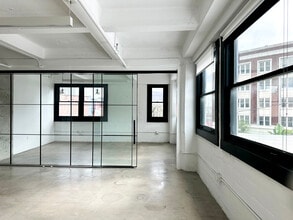 810 E 3rd St, Los Angeles, CA à louer Photo intérieure- Image 1 de 9