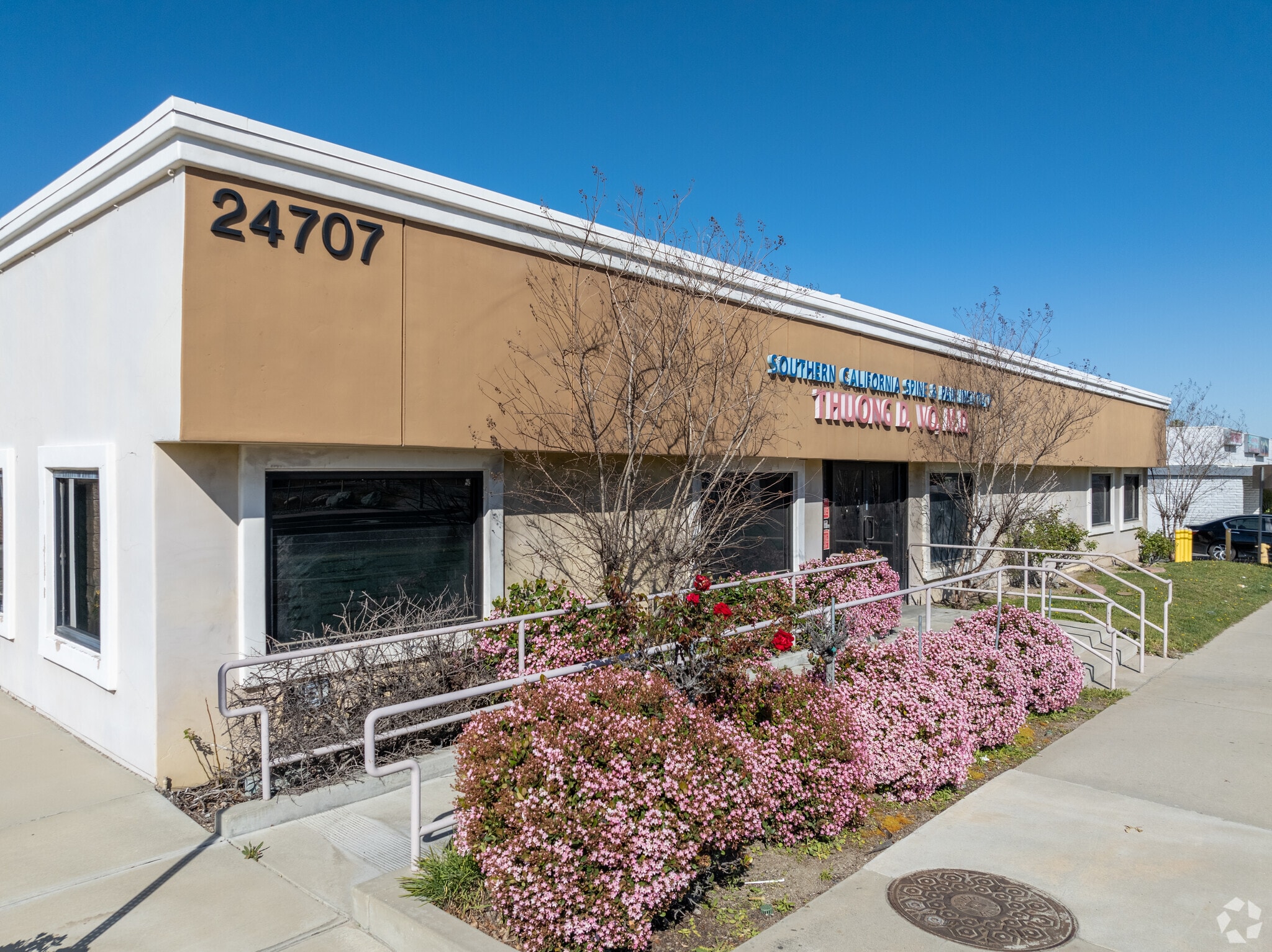 24707 Railroad Ave, Santa Clarita, CA à vendre Photo du bâtiment- Image 1 de 9