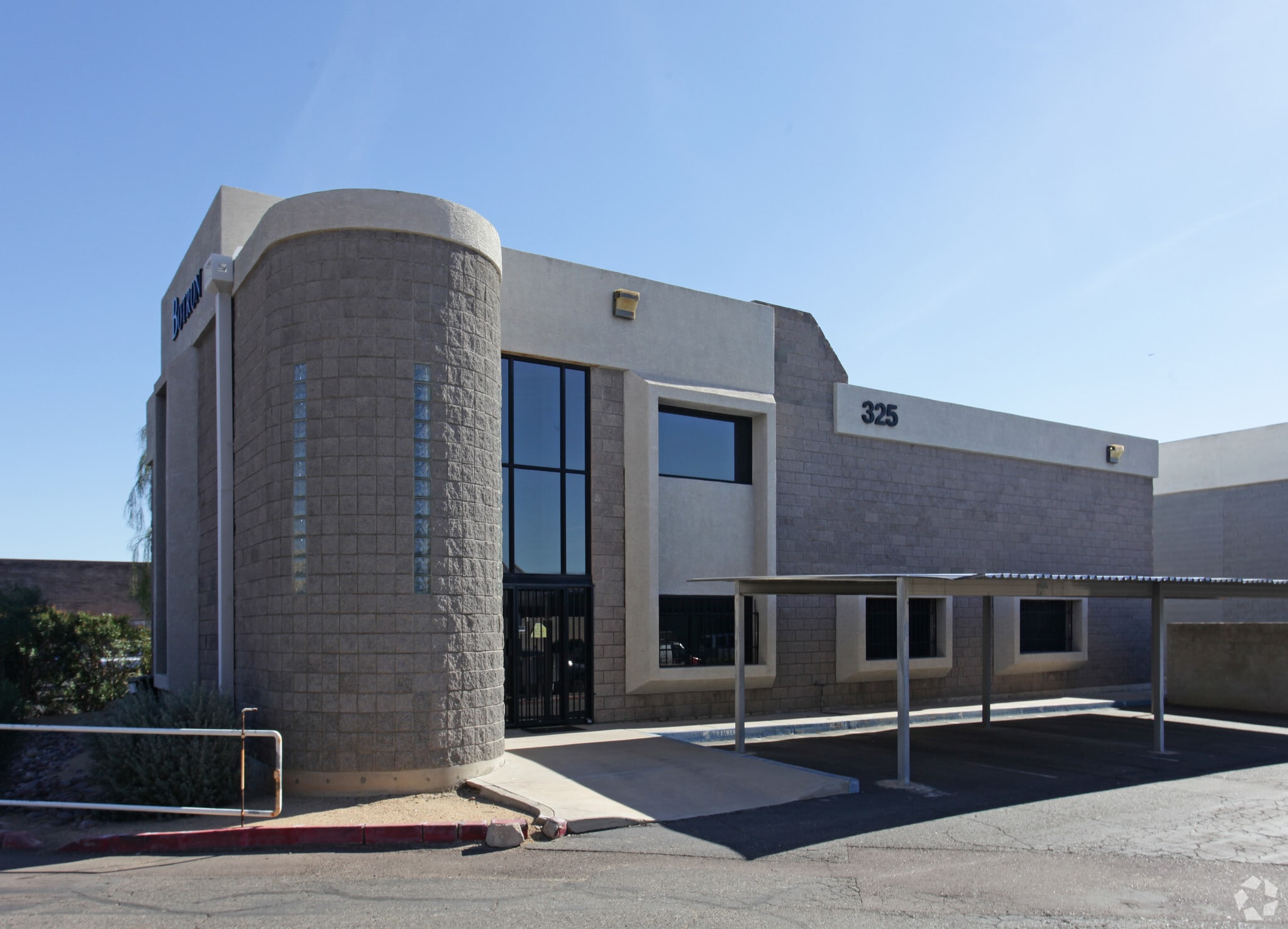 325 W Melinda Ln, Phoenix, AZ for lease Primary Photo- Image 1 of 26