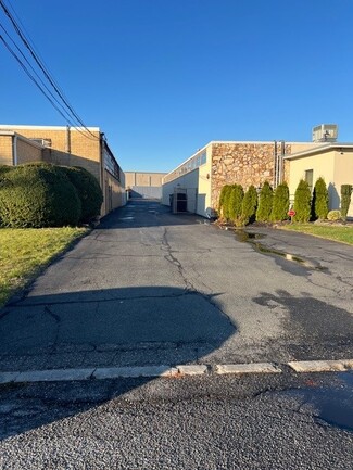 Plus de détails pour 6 Ditomas Ct, Copiague, NY - Industriel à vendre