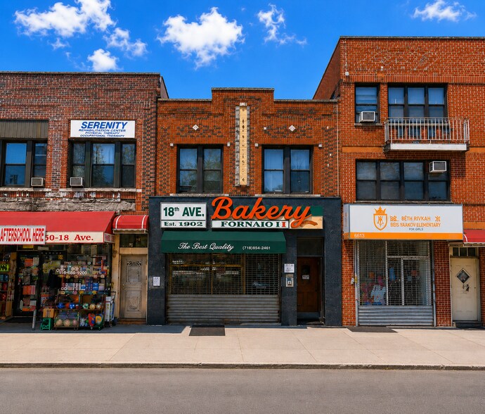 6016 18th Ave, Brooklyn, NY à vendre - Photo principale - Image 1 de 2