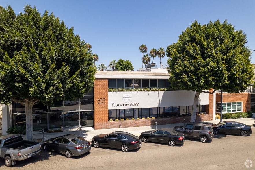420 S Beverly Dr, Beverly Hills, CA for lease - Aerial - Image 3 of 9