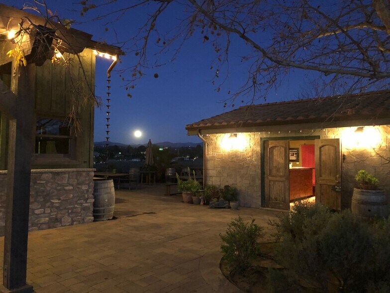 40150 Barksdale Cir, Temecula, CA à vendre - Photo du bâtiment - Image 2 de 24