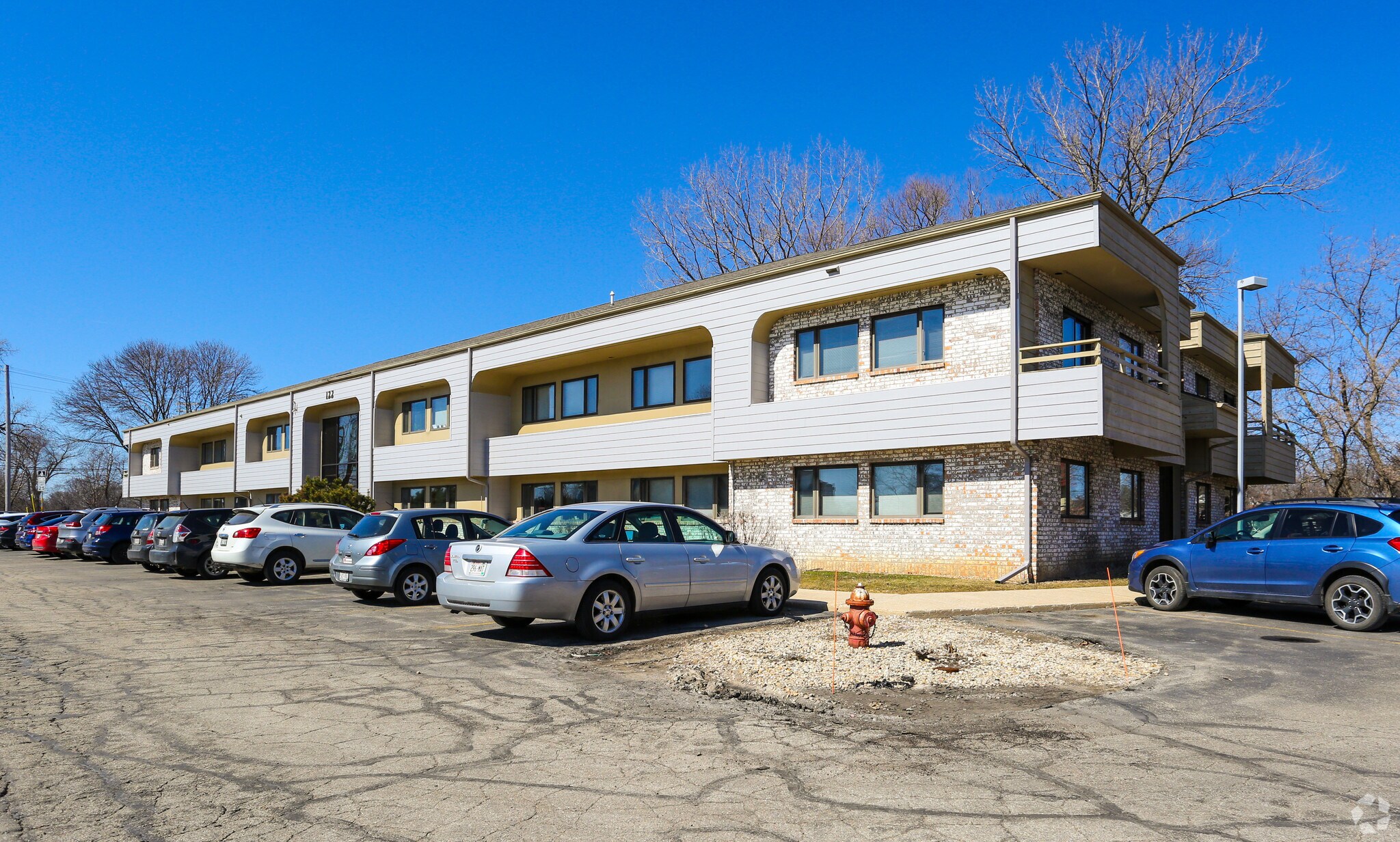 122 E Olin Ave, Madison, WI à louer Photo principale- Image 1 de 9