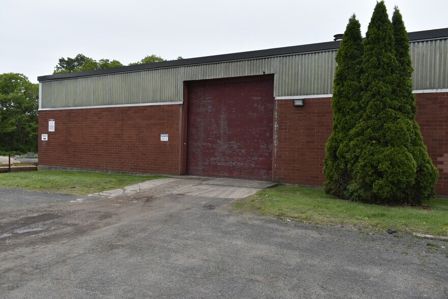 315-319 Lake Ave, Bristol, CT à louer - Photo du bâtiment - Image 3 de 12