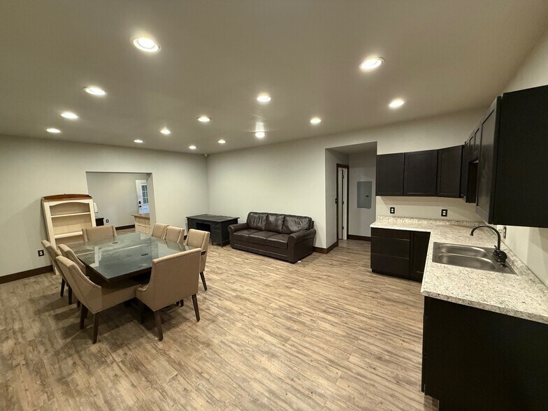 28 N Hickory St, Sapulpa, OK à louer - Photo intérieure - Image 3 de 5