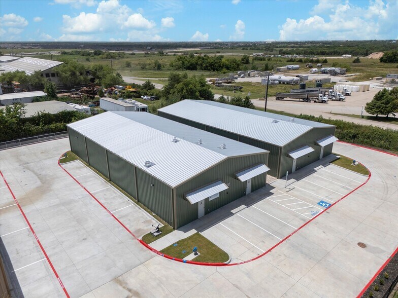 1305 Industrial Dr, Royse City, TX à louer - Photo du bâtiment - Image 2 de 16