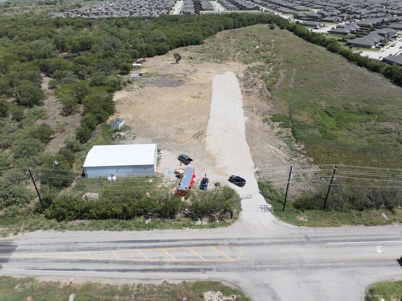 13927 Rockin Riley Rd, Aubrey, TX à louer - Photo du bâtiment - Image 3 de 5