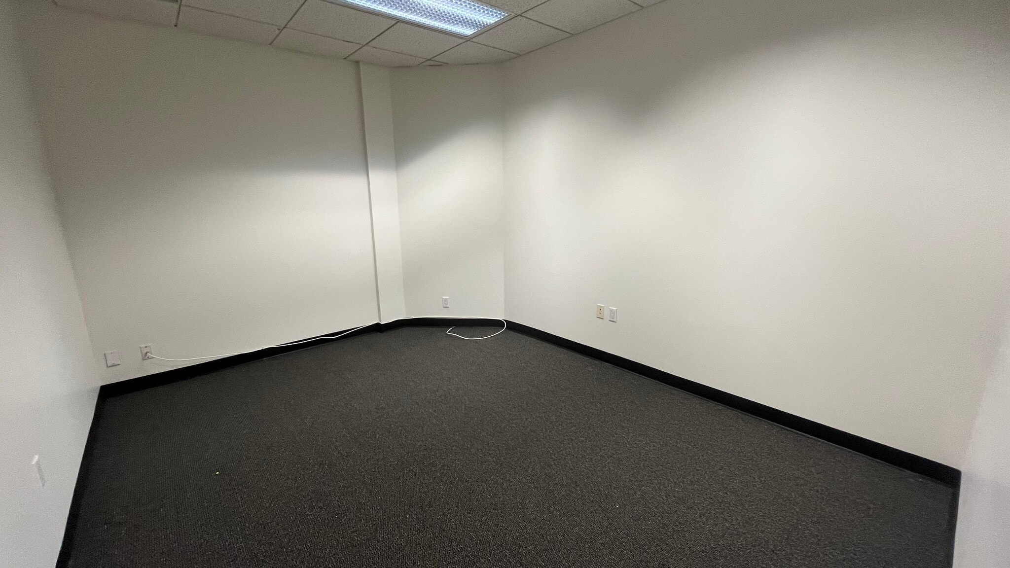 24404 S Vermont Ave, Harbor City, CA for lease Interior Photo- Image 1 of 2