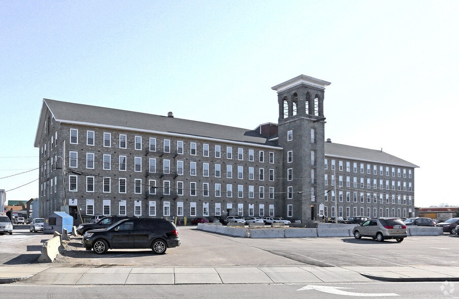 20-88 Front St, Fall River, MA for lease - Primary Photo - Image 1 of 14