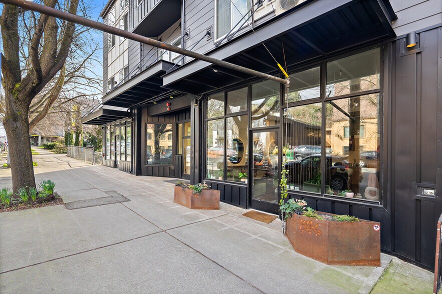 711 N 35th St, Seattle, WA à louer - Photo du bâtiment - Image 2 de 26