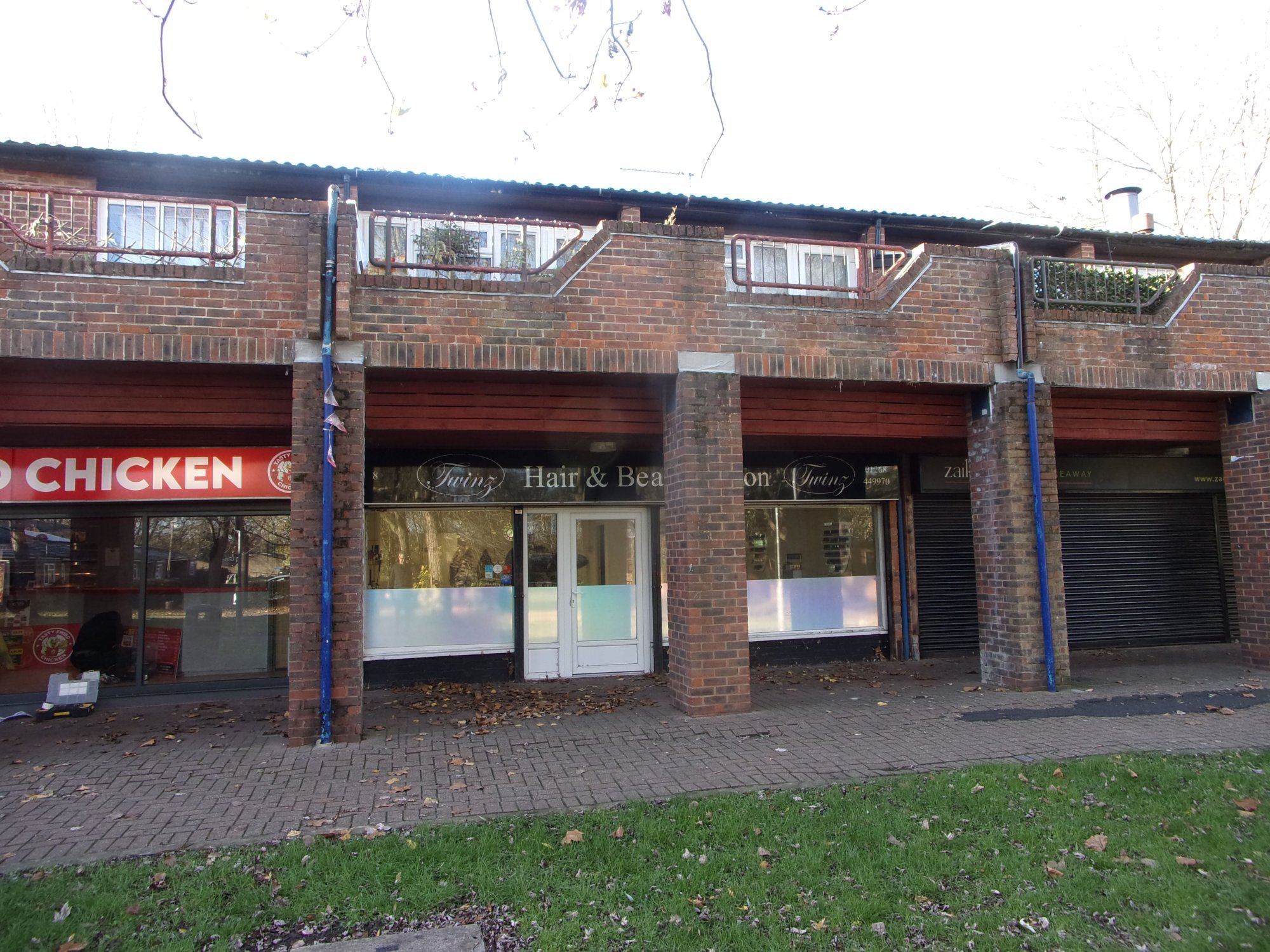 7-9 Chalvedon Sq, Basildon for lease Primary Photo- Image 1 of 2