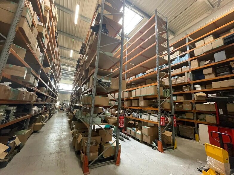 Flex in Le Blanc-Mesnil for lease - Interior Photo - Image 3 of 7