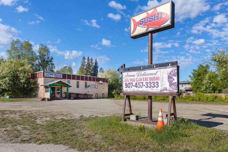2001 Airport Way, Fairbanks, AK for sale - Building Photo - Image 1 of 19