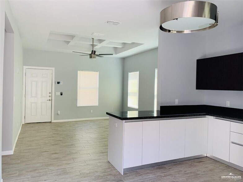 1907 Cari Nicole Ave, Edinburg, TX à vendre - Photo intérieure - Image 2 de 11