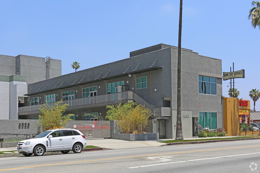 5815-5825 W Sunset Blvd, Hollywood, CA à louer - Photo du bâtiment - Image 3 de 24